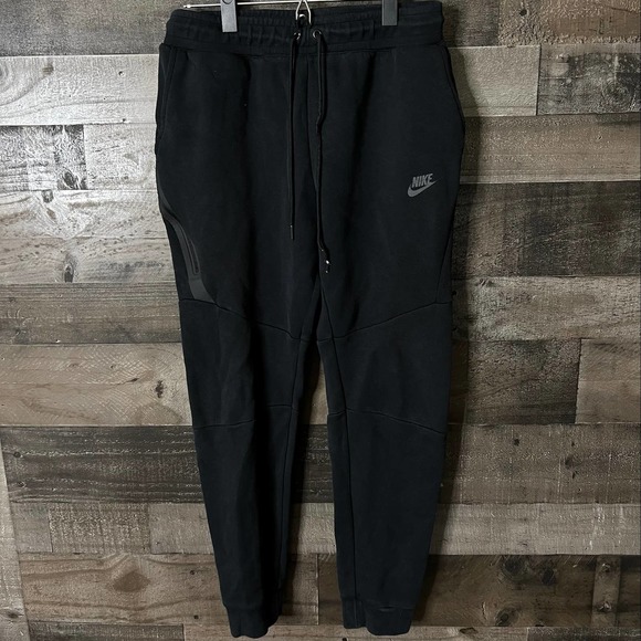 SOLD Nike Tech Fleece Joggers Mens Medium - Picture 2 of 7
